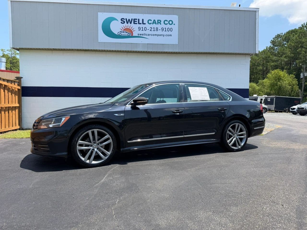 2017 Volkswagen Passat - Photo 1