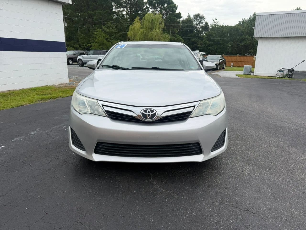 2014 Toyota Camry LE - Photo 3