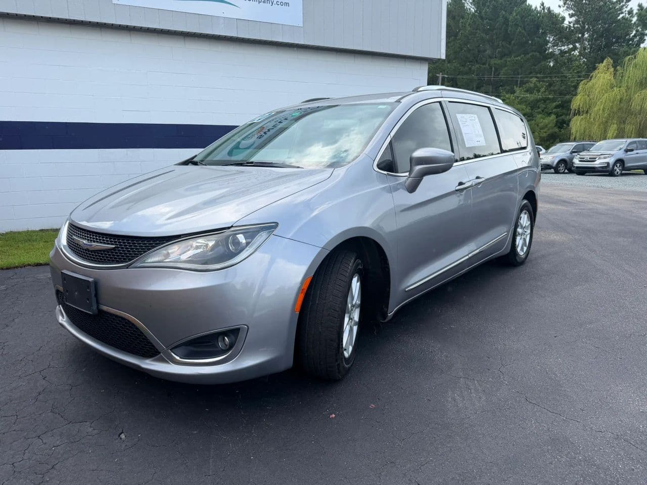 2020 Chrysler Pacifica Touring L - Photo 2