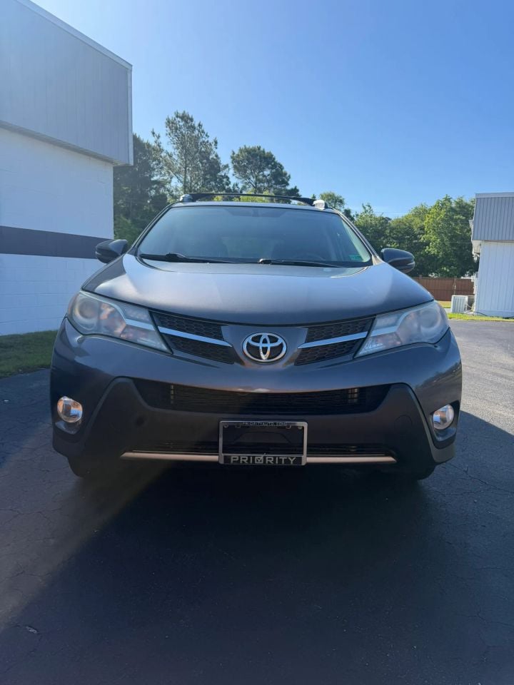 2015 Toyota RAV4 - Photo 2