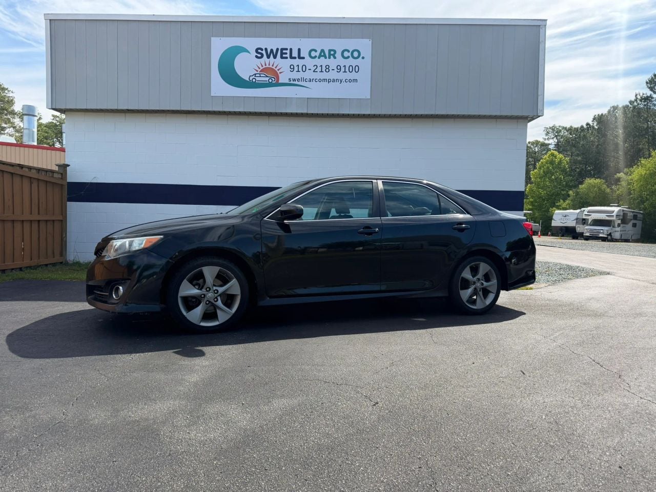 2014 Toyota Camry - Photo 1