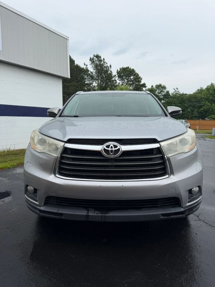 2014 Toyota Highlander - Photo 2