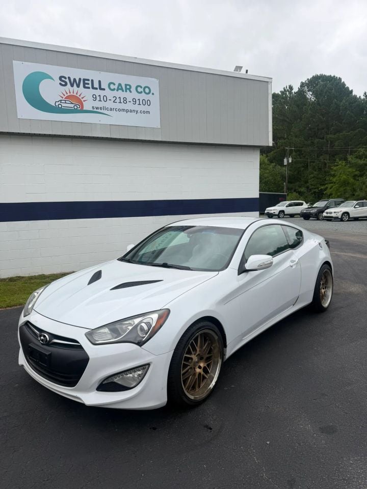 2016 Hyundai Genesis - Photo 2