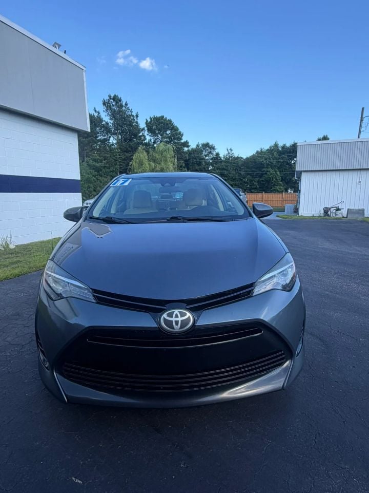 2017 Toyota Corolla - Photo 2