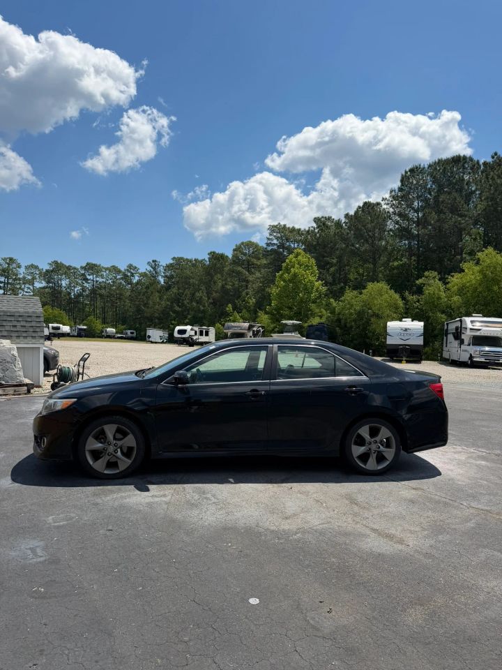 2014 Toyota Camry - Photo 1 of 1