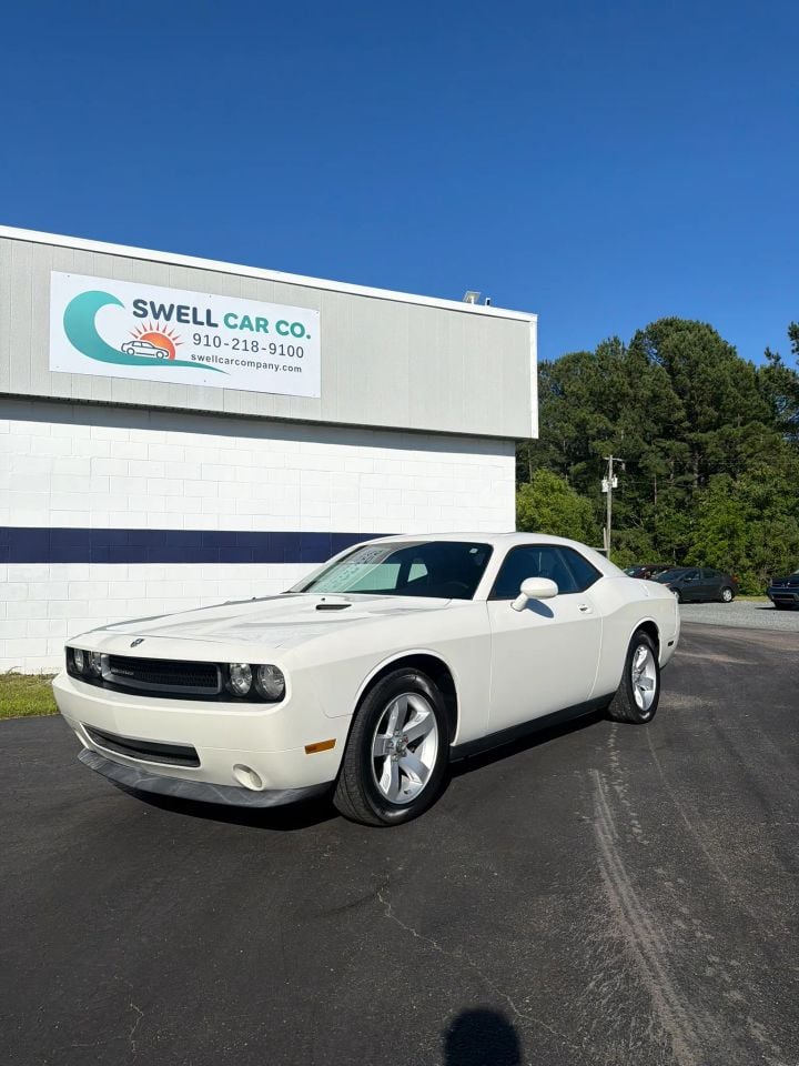 2010 Dodge Challenger - Photo 2
