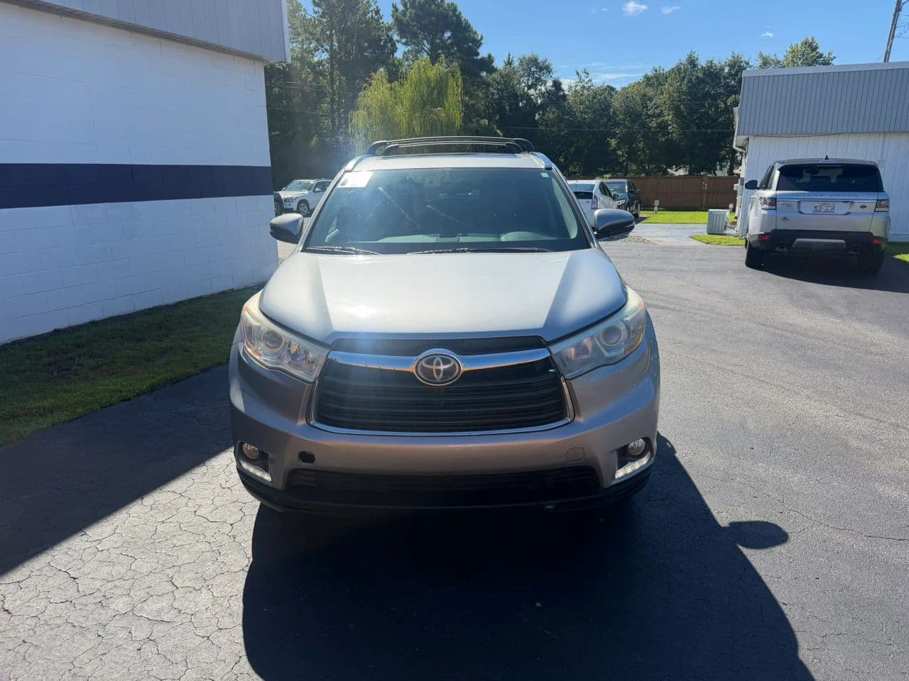 2015 Toyota Highlander - Photo 3