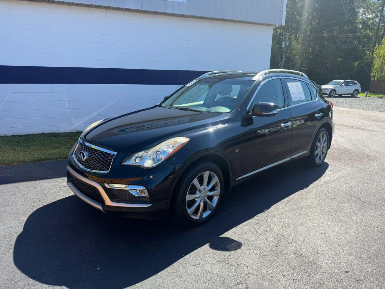 2017 Infiniti QX50 - Photo 2