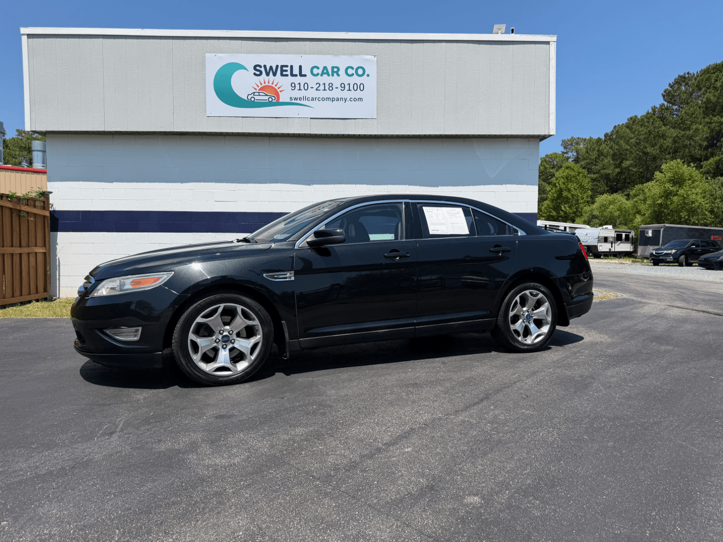 2012 Ford Taurus - Photo 2