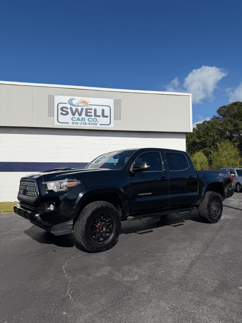 2019 TOYOTA Tacoma - Photo 1 of 7